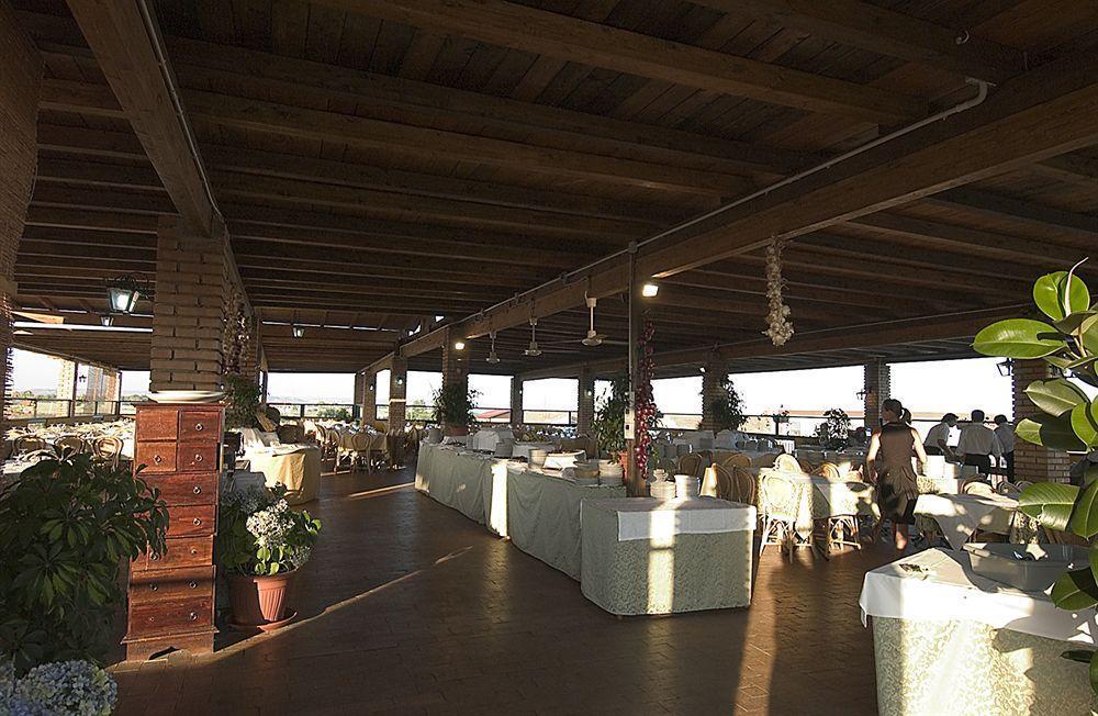 Marina Del Marchese Beach Resort Botricello Extérieur photo