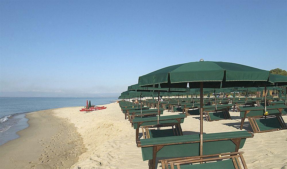 Marina Del Marchese Beach Resort Botricello Extérieur photo