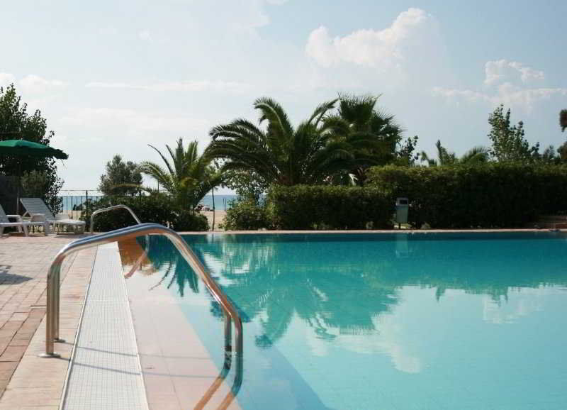 Marina Del Marchese Beach Resort Botricello Extérieur photo