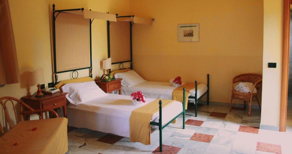 Marina Del Marchese Beach Resort Botricello Extérieur photo