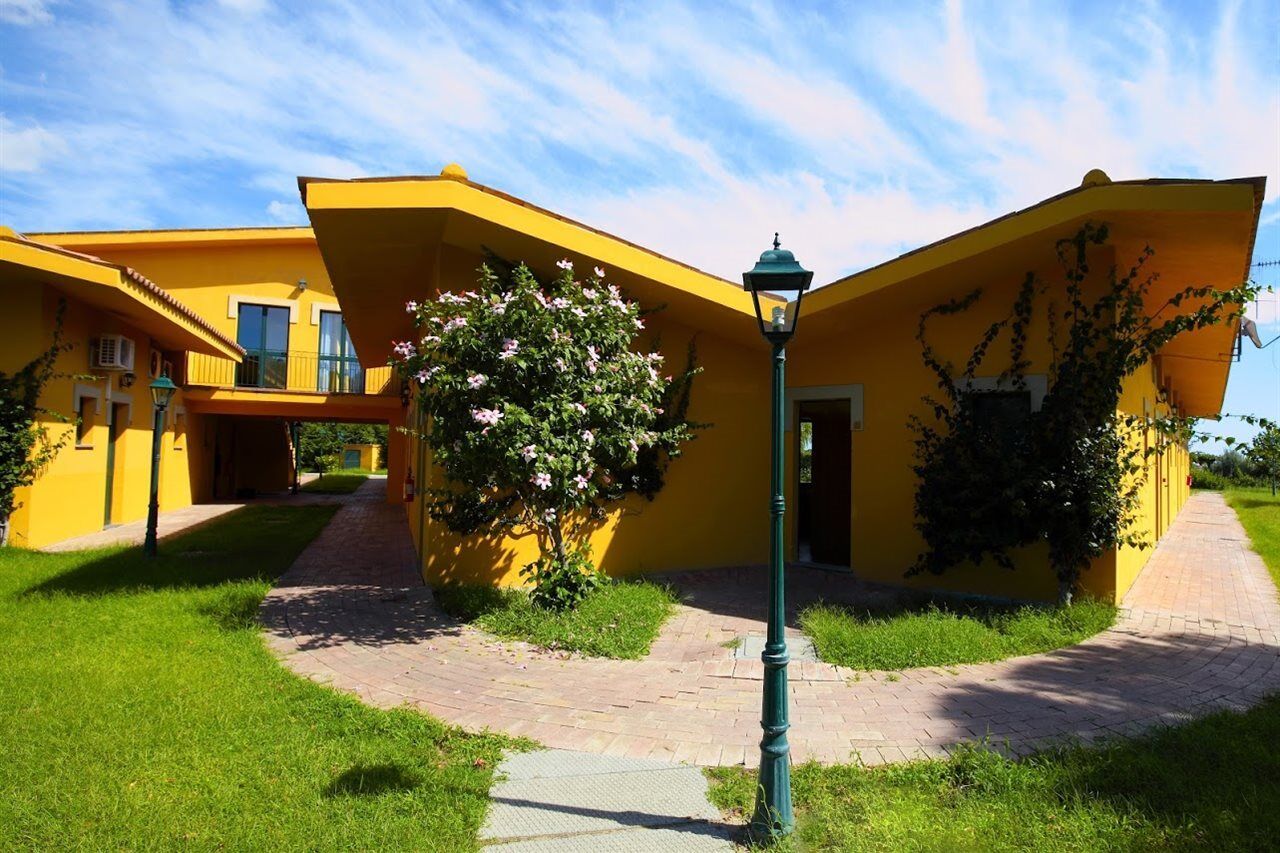 Marina Del Marchese Beach Resort Botricello Extérieur photo