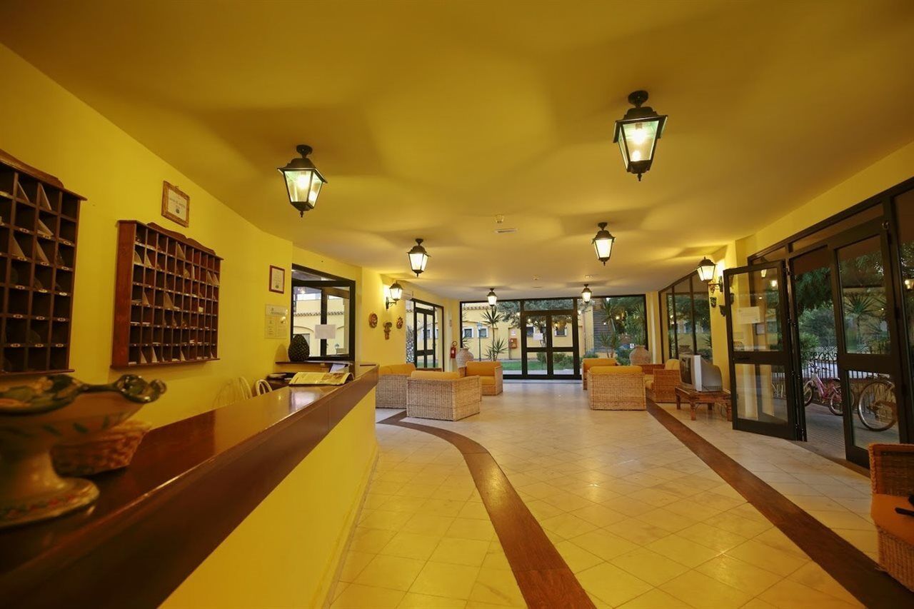 Marina Del Marchese Beach Resort Botricello Extérieur photo